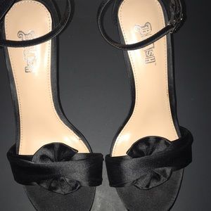 Women’s size 8 3in stiletto heels